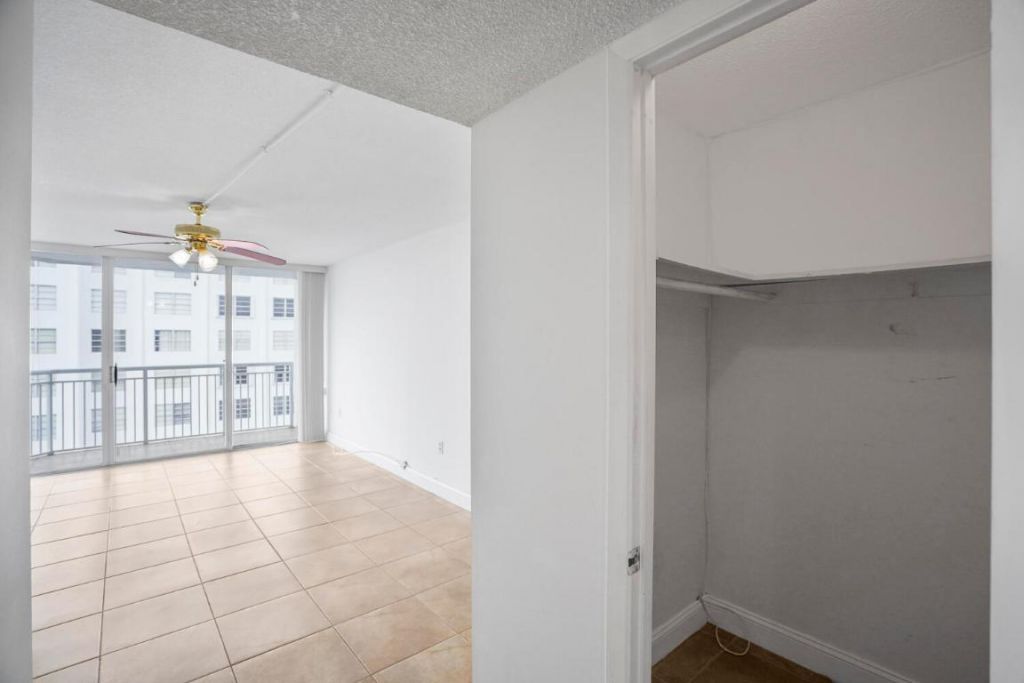 18051 Biscayne Boulevard, Unit 1504, Aventura, FL 33160 Photo