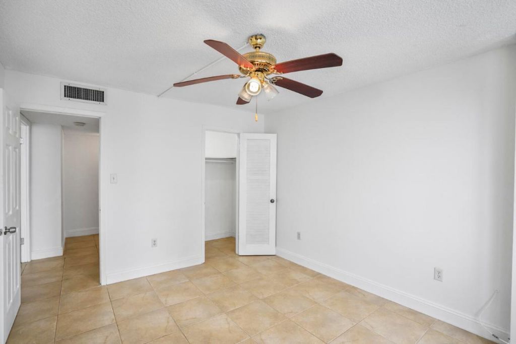 18051 Biscayne Boulevard, Unit 1504, Aventura, FL 33160 Photo