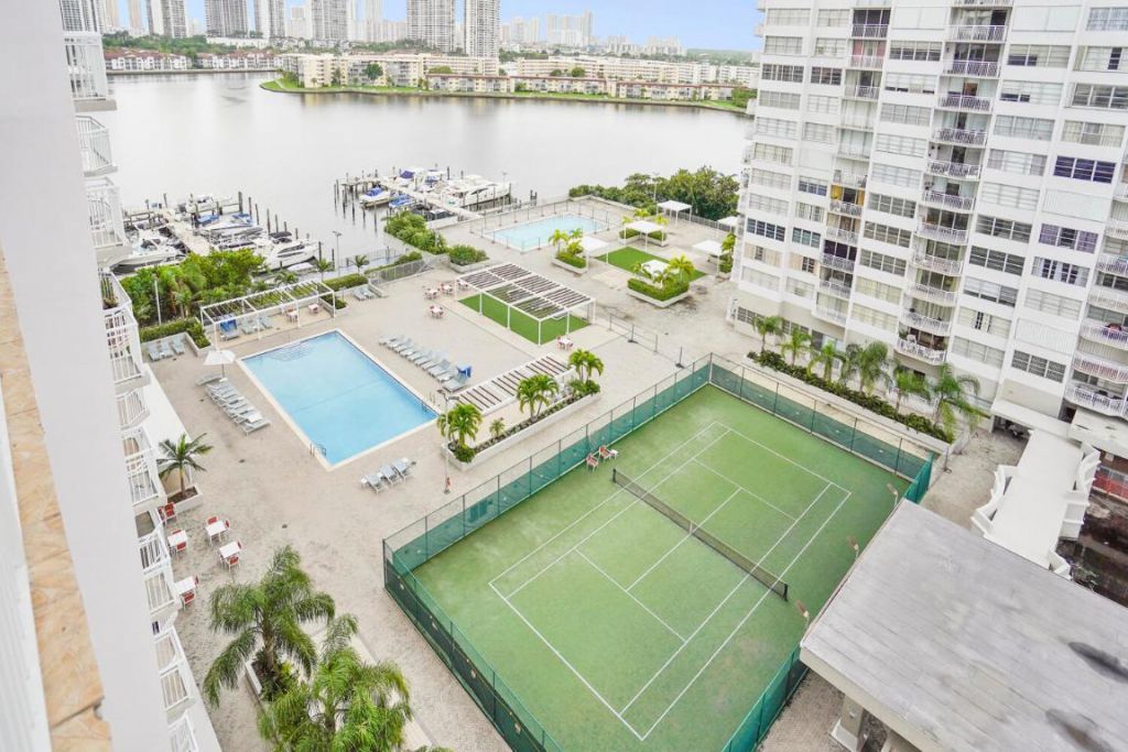 18051 Biscayne Boulevard, Unit 1504, Aventura, FL 33160 Photo