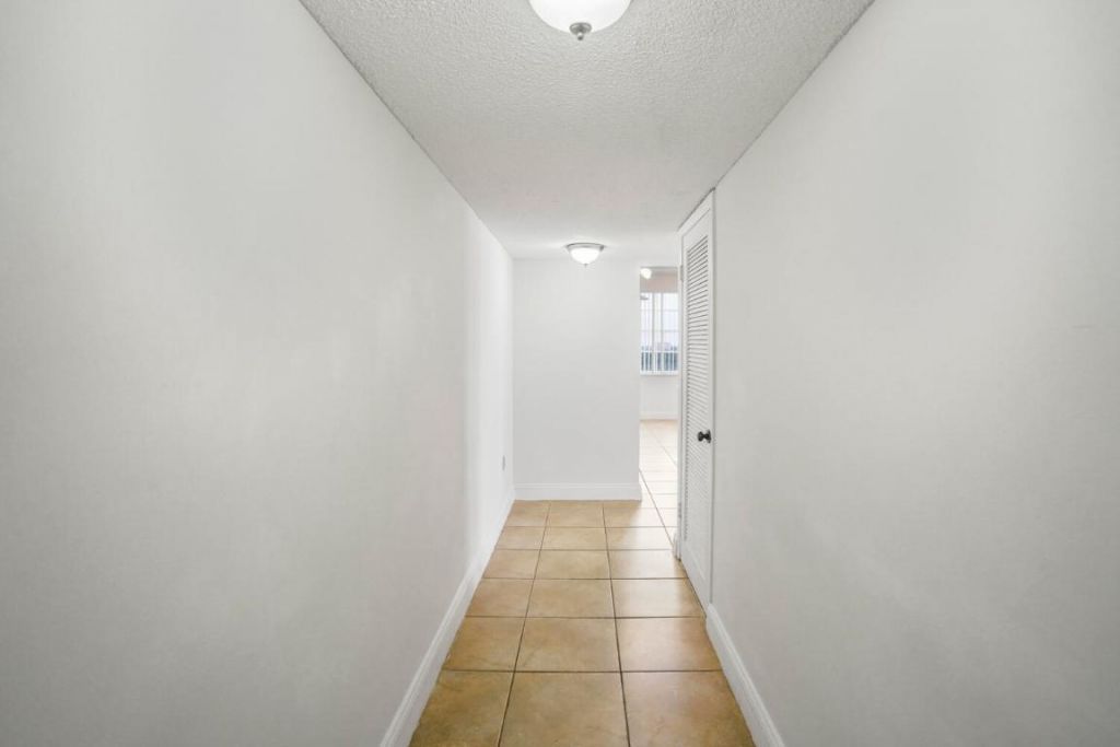 18051 Biscayne Boulevard, Unit 1504, Aventura, FL 33160 Photo