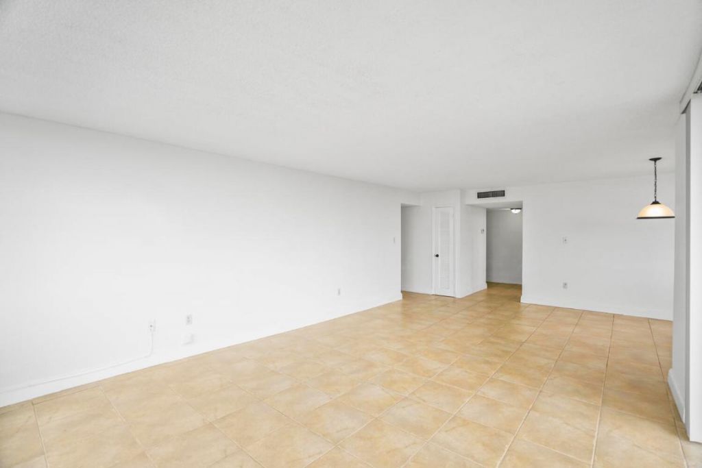 18051 Biscayne Boulevard, Unit 1504, Aventura, FL 33160 Photo