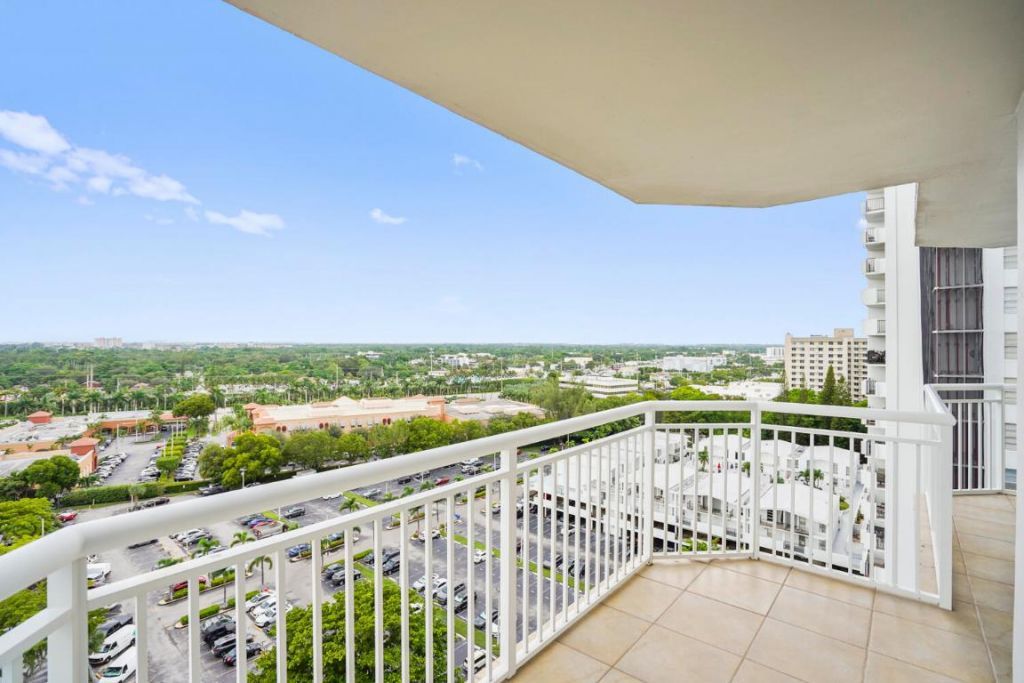 18051 Biscayne Boulevard, Unit 1504, Aventura, FL 33160 Photo