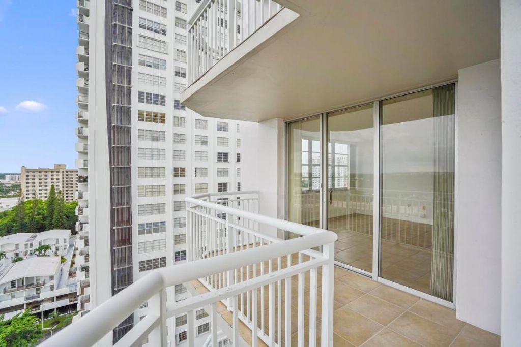 18051 Biscayne Boulevard, Unit 1504, Aventura, FL 33160 Photo