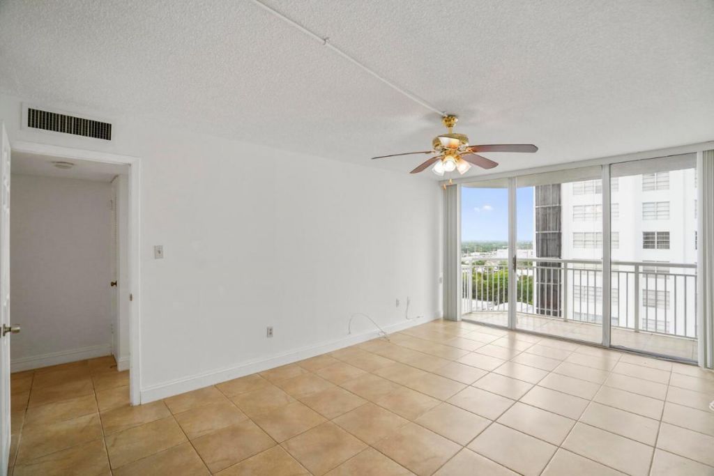 18051 Biscayne Boulevard, Unit 1504, Aventura, FL 33160 Photo