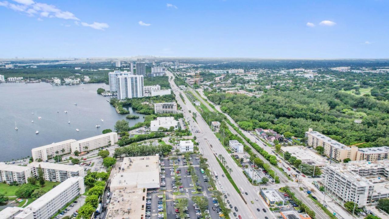 18051 Biscayne Boulevard, Unit 1504, Aventura, FL 33160 Photo