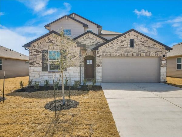 401 Rainmaker LN, Bastrop, TX 78602