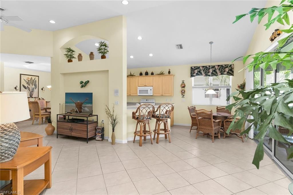 6858 Ascot Dr, Unit 201, Naples, FL 34113 Photo