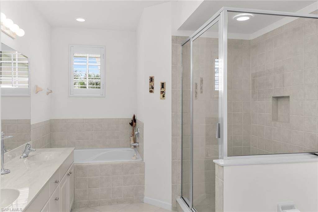 6858 Ascot Dr, Unit 201, Naples, FL 34113 Photo