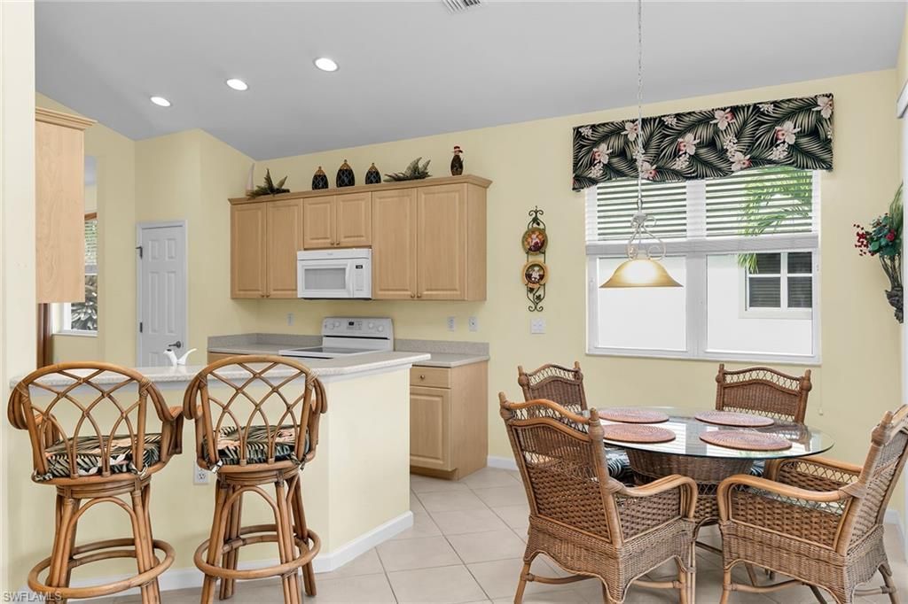 6858 Ascot Dr, Unit 201, Naples, FL 34113 Photo