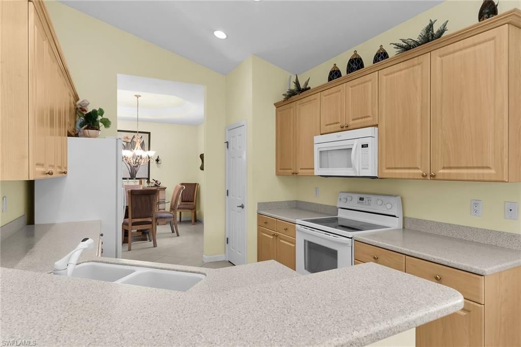 6858 Ascot Dr, Unit 201, Naples, FL 34113 Photo