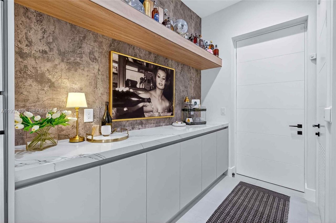 609 NE 8th Ave, Unit A, Fort Lauderdale, FL 33304 Photo