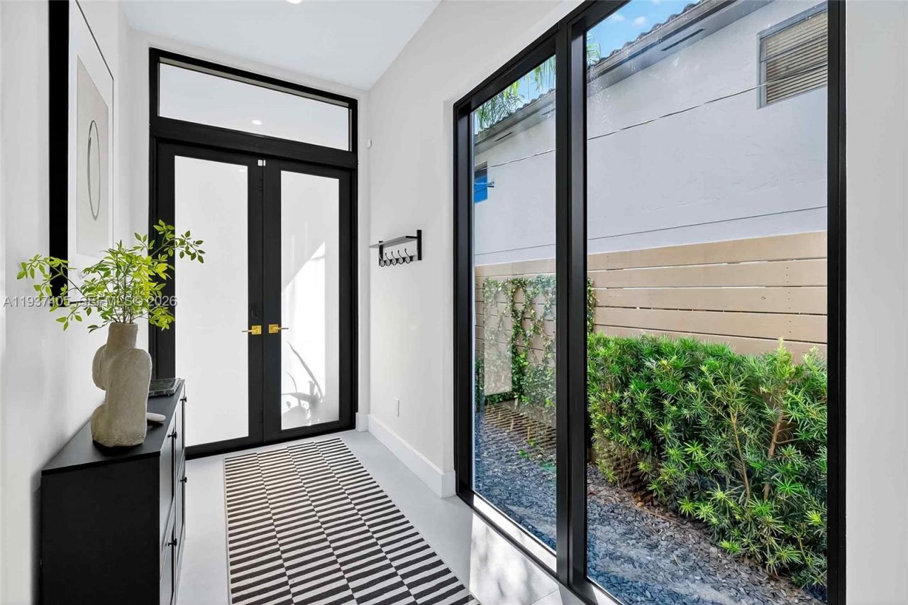 609 NE 8th Ave, Unit A, Fort Lauderdale, FL 33304 Photo