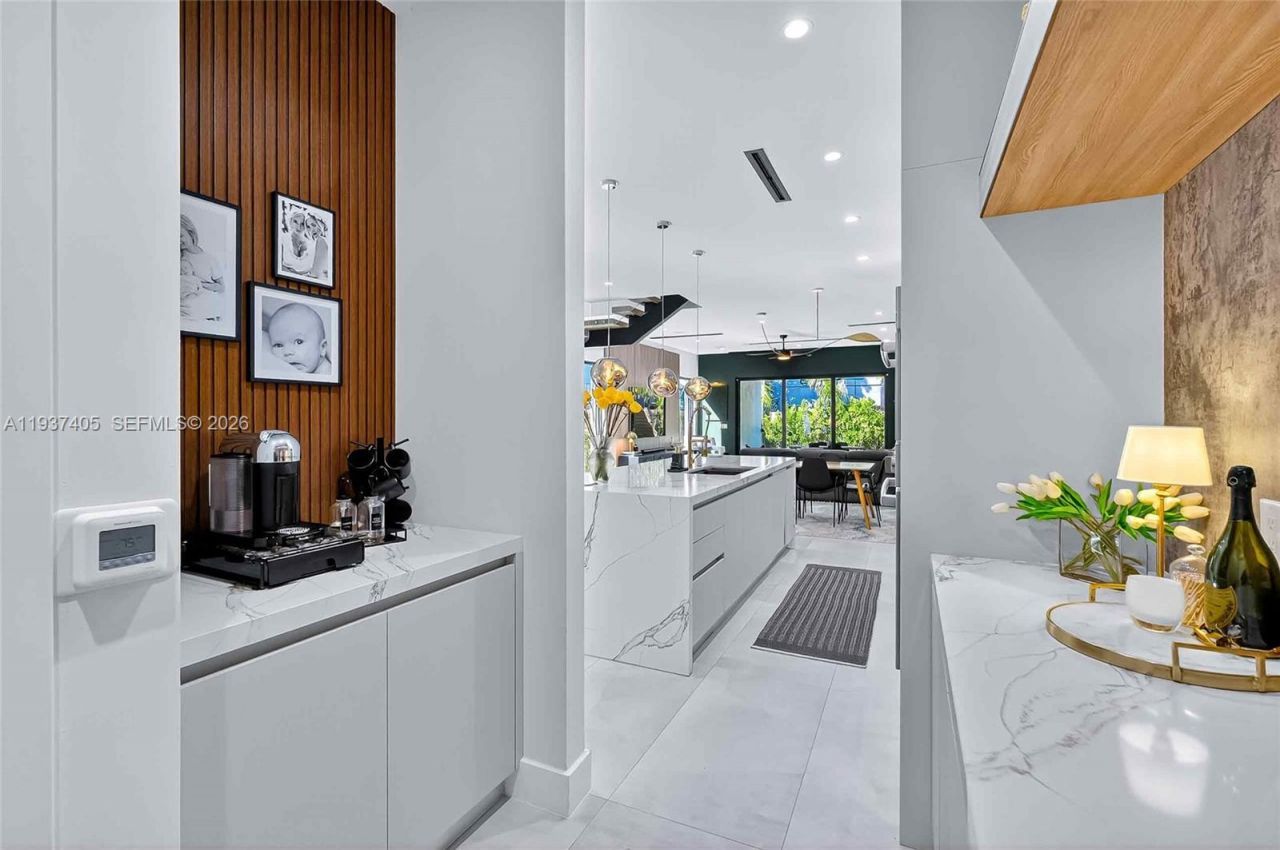 609 NE 8th Ave, Unit A, Fort Lauderdale, FL 33304 Photo