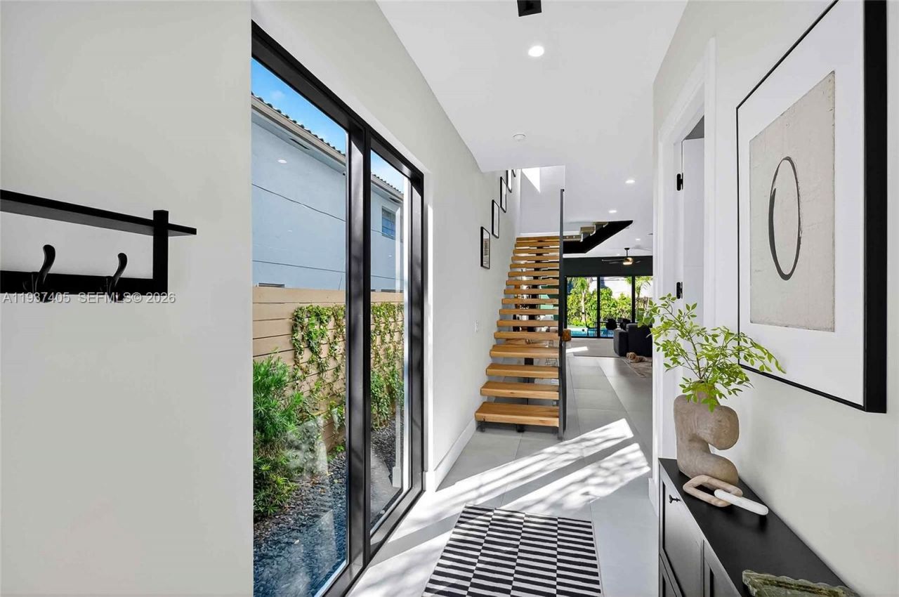 609 NE 8th Ave, Unit A, Fort Lauderdale, FL 33304 Photo