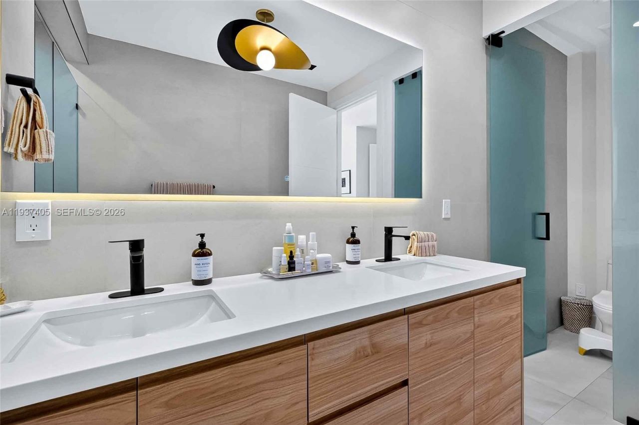 609 NE 8th Ave, Unit A, Fort Lauderdale, FL 33304 Photo