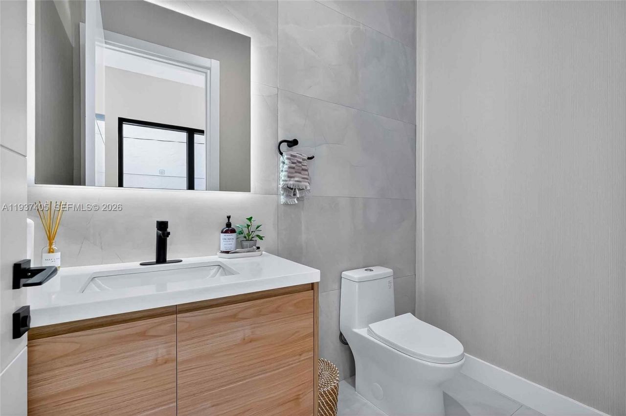 609 NE 8th Ave, Unit A, Fort Lauderdale, FL 33304 Photo