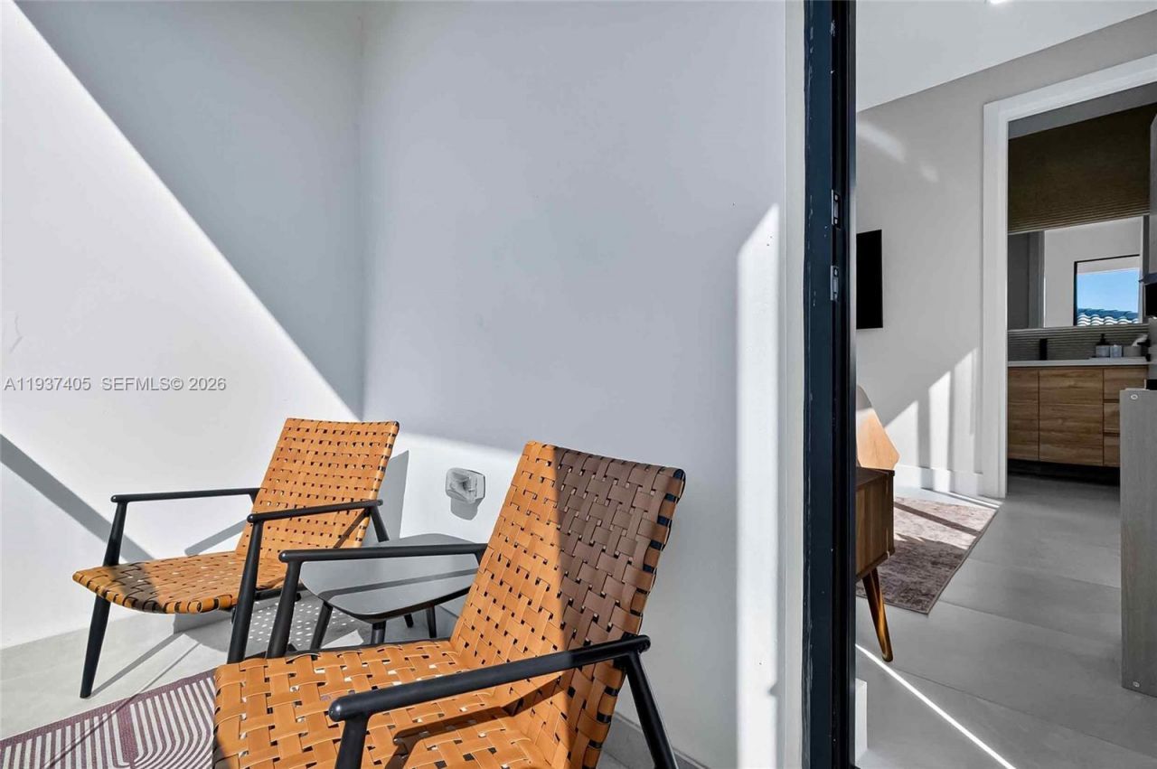 609 NE 8th Ave, Unit A, Fort Lauderdale, FL 33304 Photo