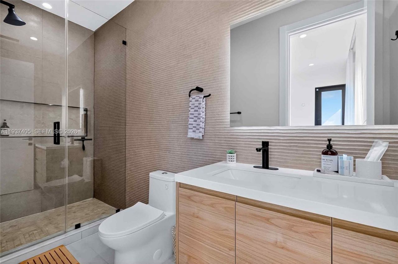 609 NE 8th Ave, Unit A, Fort Lauderdale, FL 33304 Photo