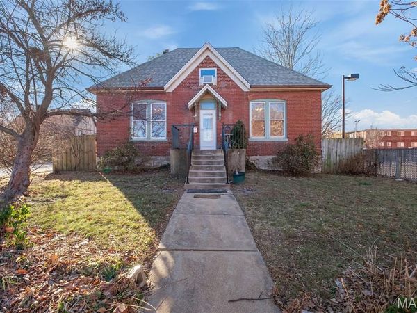 7200 Lanham Avenue, St Louis, MO 63143