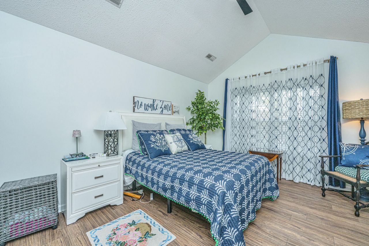 110 Greyson Circle Photo 13