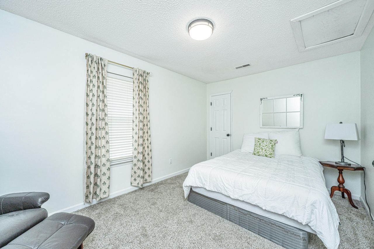 110 Greyson Circle Photo 18