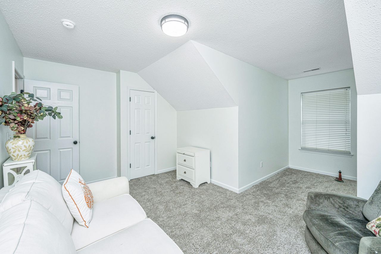 110 Greyson Circle Photo 20