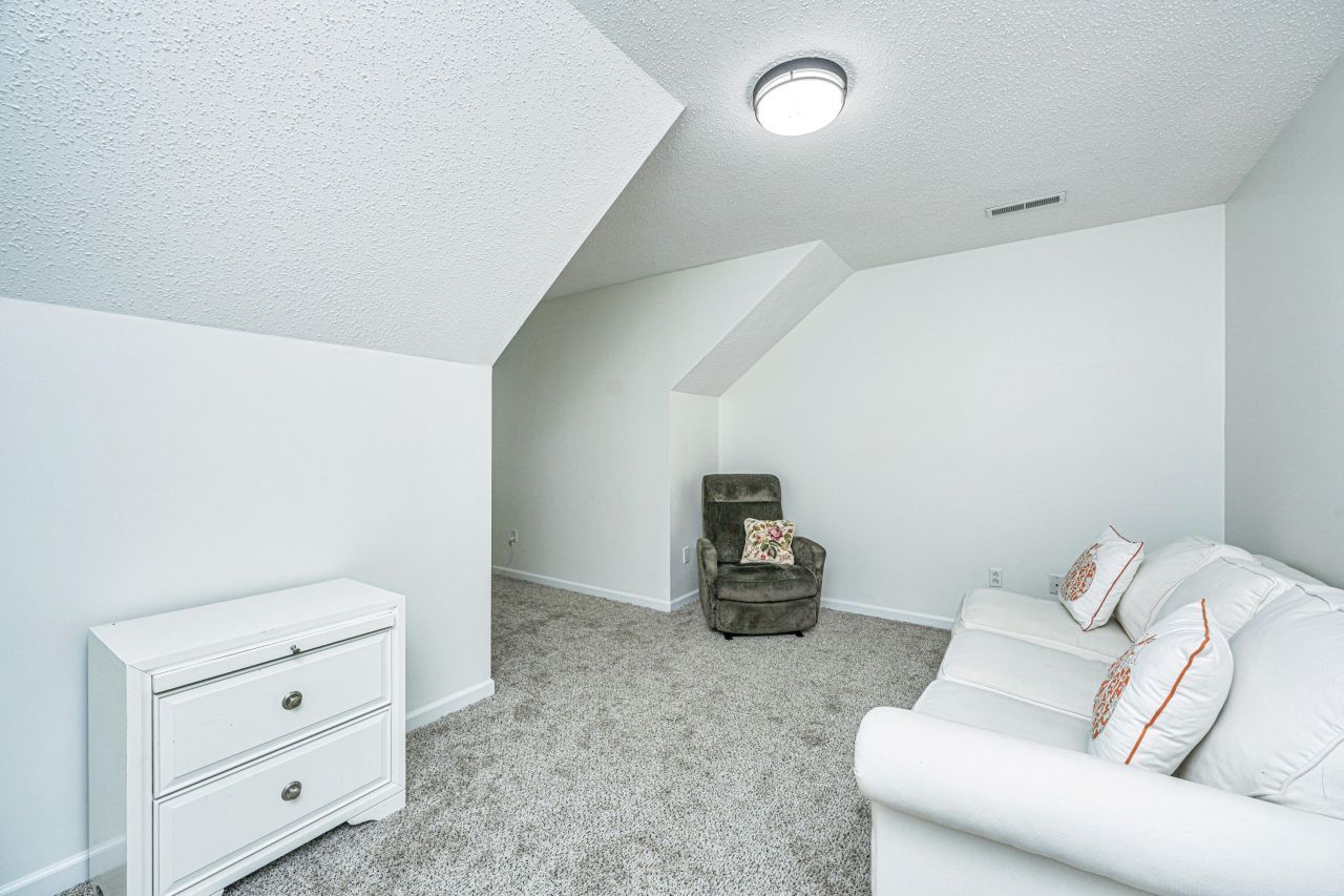 110 Greyson Circle Photo 21