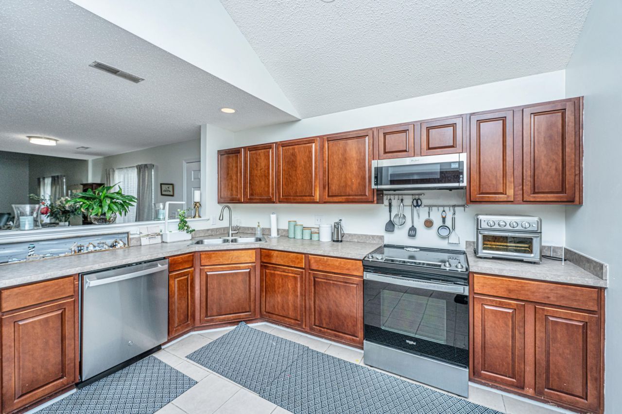 110 Greyson Circle Photo 4