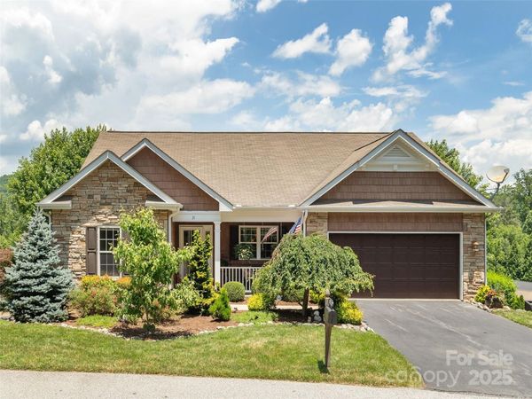 31 Headwater Drive, Hendersonville, NC 28739