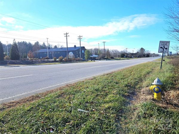 4794 Boylston Highway , Mills River, NC 28759