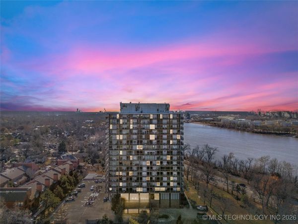 2300 Riverside Drive, Unit E, Tulsa, OK 74114