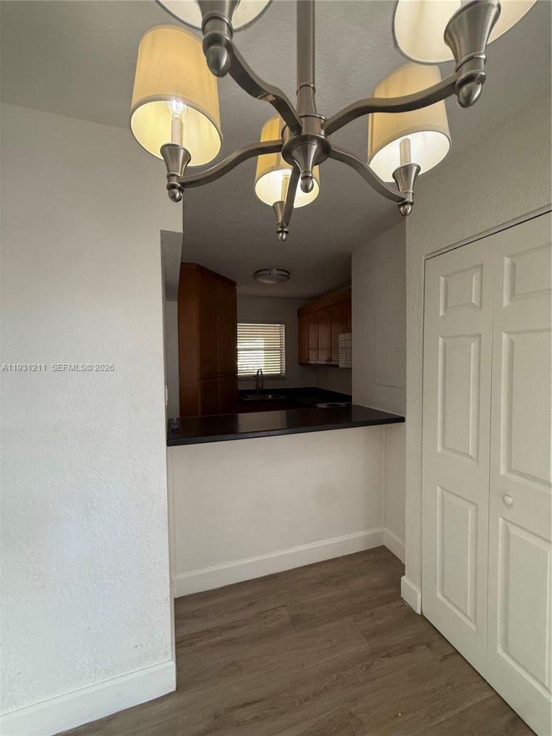 8860 Fontainebleau Blvd, Unit 305, Miami, FL 33172 Photo