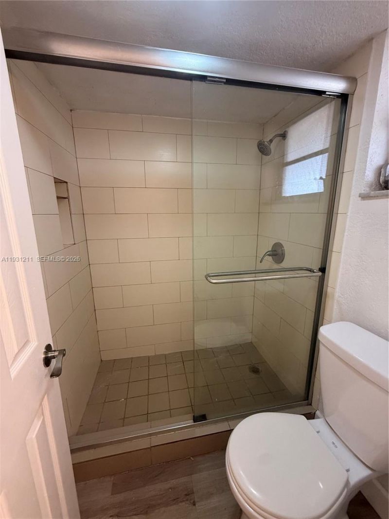 8860 Fontainebleau Blvd, Unit 305, Miami, FL 33172 Photo