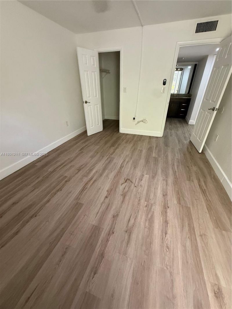 8860 Fontainebleau Blvd, Unit 305, Miami, FL 33172 Photo