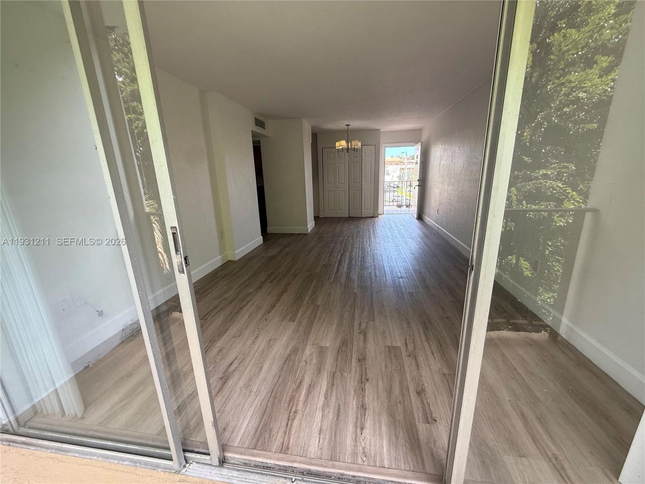 8860 Fontainebleau Blvd, Unit 305, Miami, FL 33172 Photo