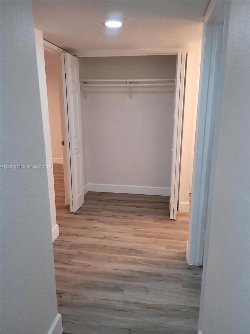 8860 Fontainebleau Blvd, Unit 305, Miami, FL 33172 Photo