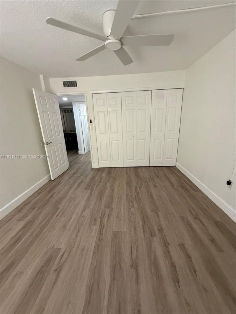 8860 Fontainebleau Blvd, Unit 305, Miami, FL 33172 Photo