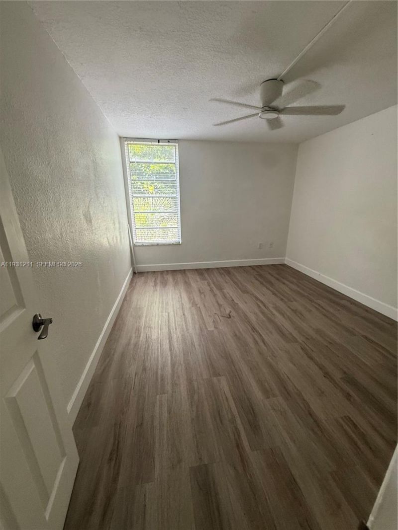 8860 Fontainebleau Blvd, Unit 305, Miami, FL 33172 Photo