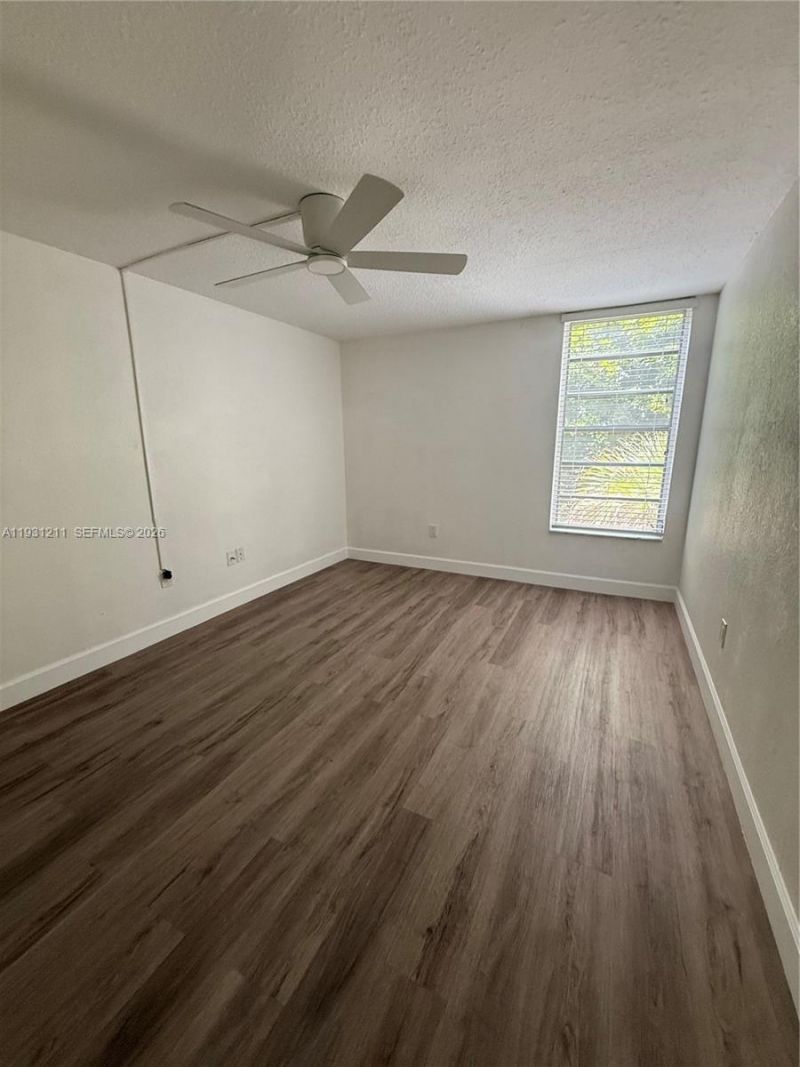 8860 Fontainebleau Blvd, Unit 305, Miami, FL 33172 Photo