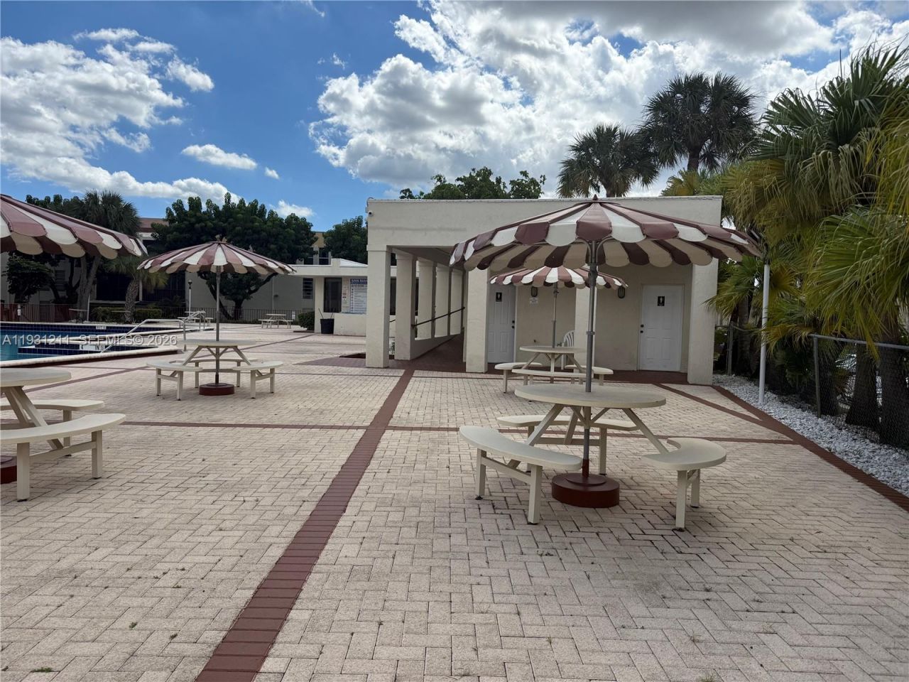 8860 Fontainebleau Blvd, Unit 305, Miami, FL 33172 Photo