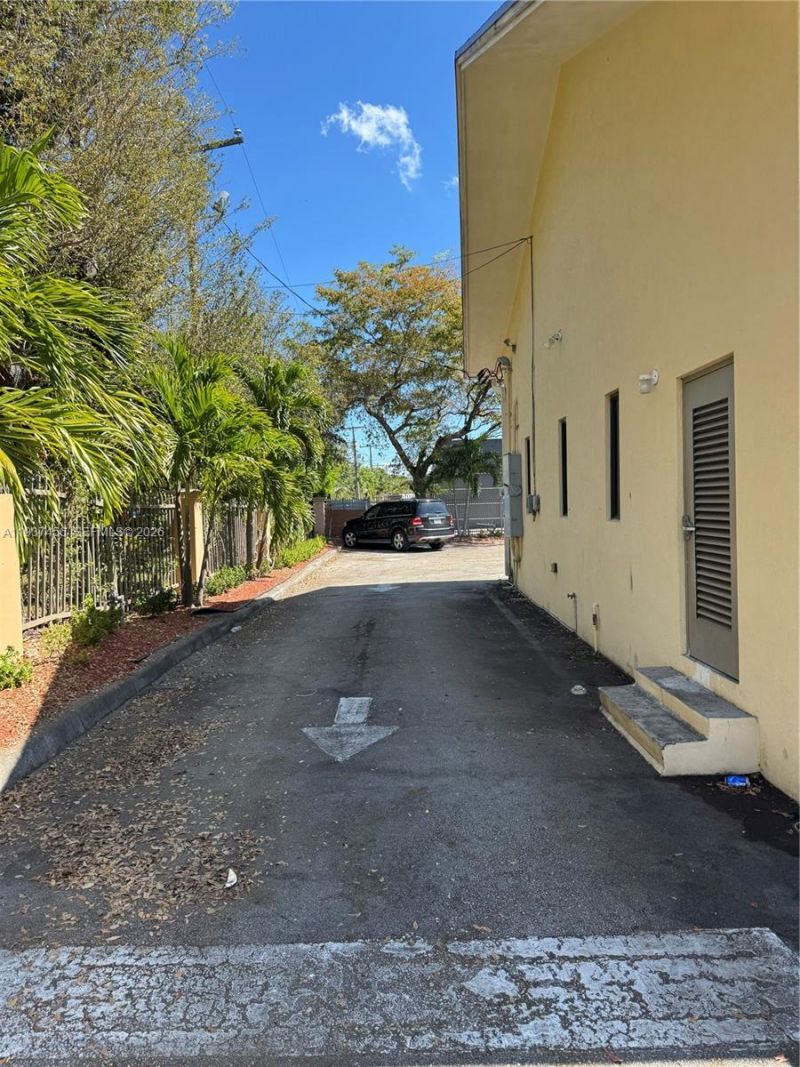 1595 NW 119th St , North Miami, FL 33167 Photo