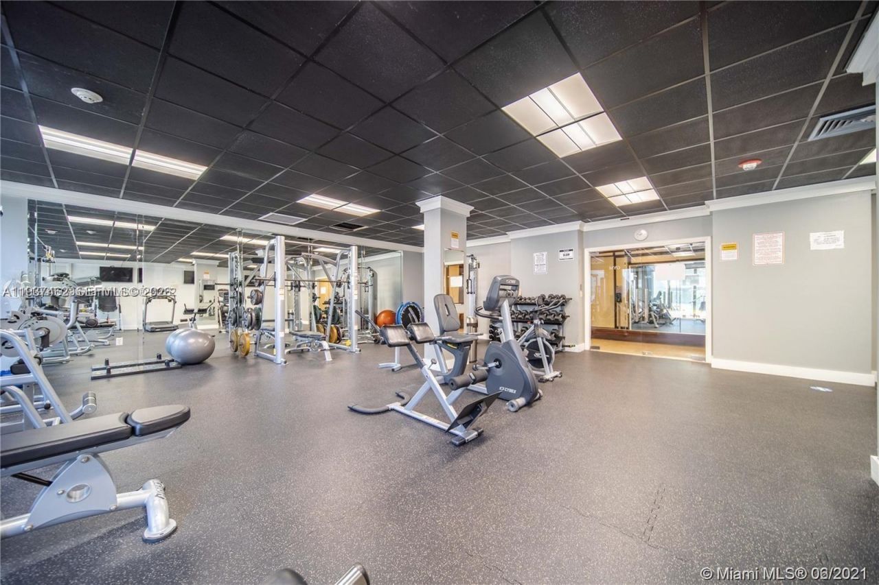 1865 79th St Cswy, Unit 8K, Miami, FL 33141 Photo