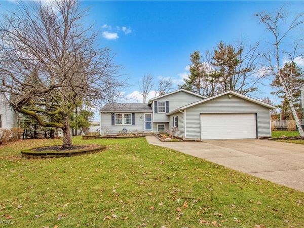 15724 Sassafras Drive, Strongsville, OH 44136