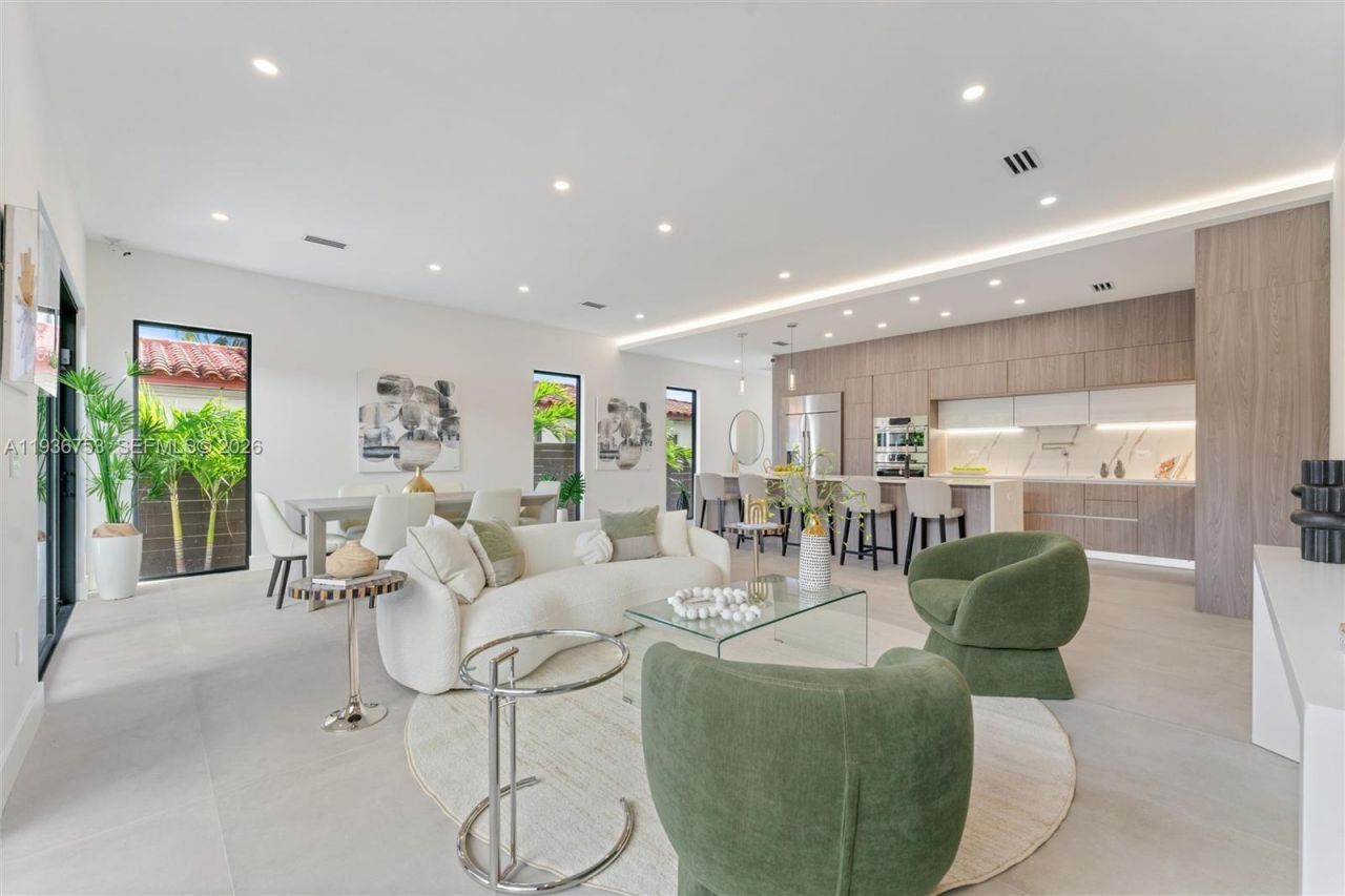 2435 NE 18th St, Fort Lauderdale, FL 33305 Photo