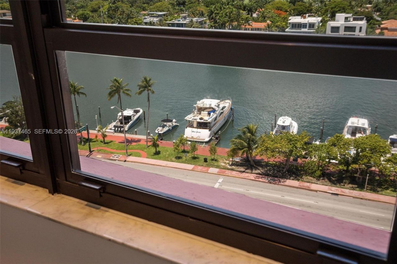5225 Collins Ave , Unit 1221, Miami Beach, FL 33140 Photo