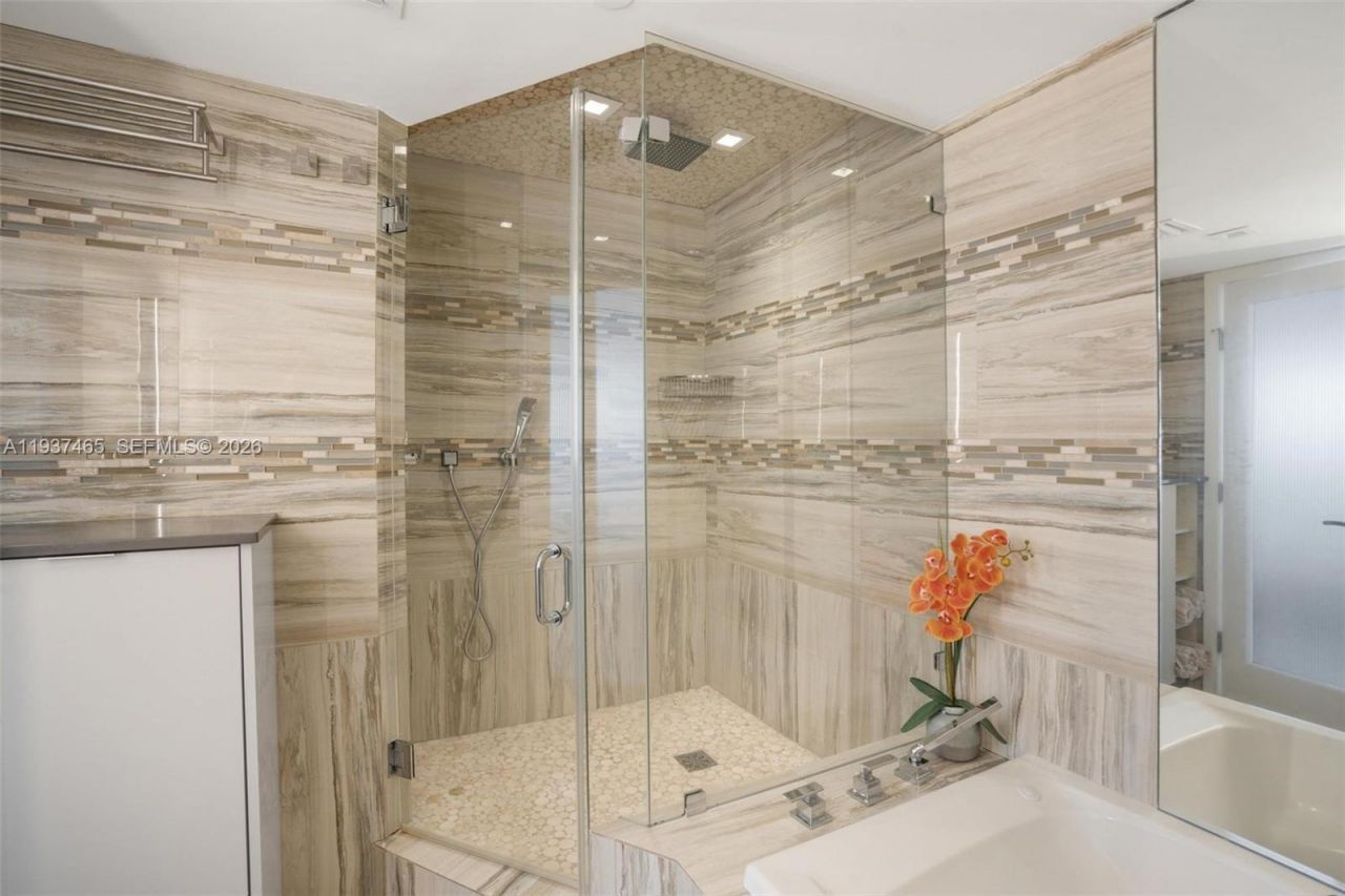 5225 Collins Ave , Unit 1221, Miami Beach, FL 33140 Photo