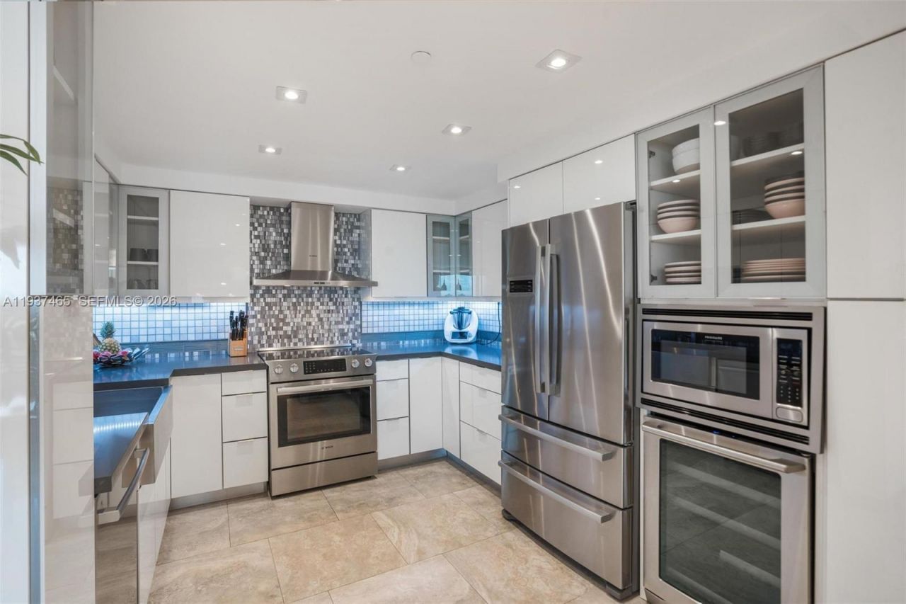 5225 Collins Ave , Unit 1221, Miami Beach, FL 33140 Photo