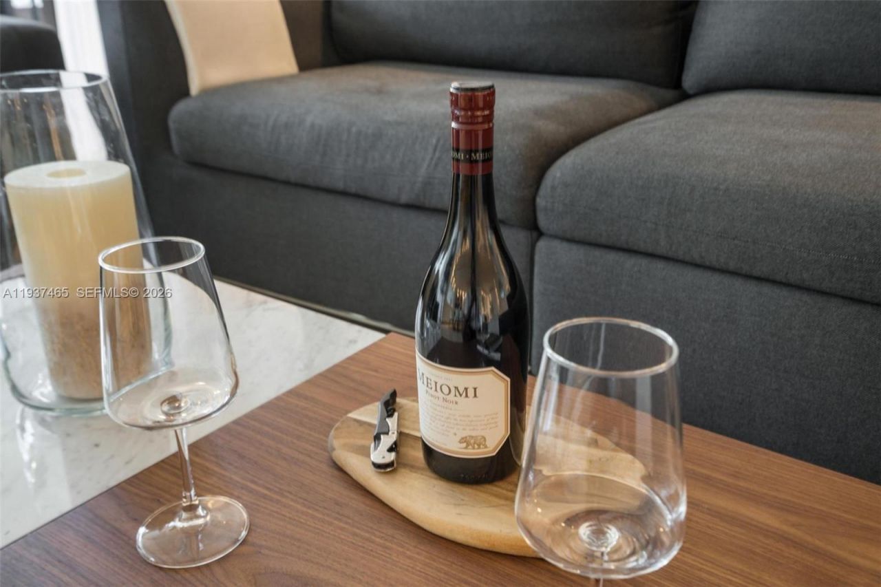 5225 Collins Ave , Unit 1221, Miami Beach, FL 33140 Photo