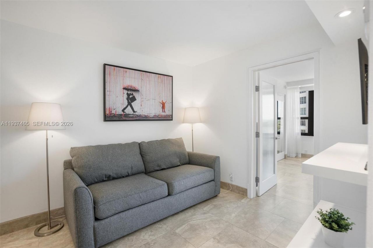 5225 Collins Ave , Unit 1221, Miami Beach, FL 33140 Photo