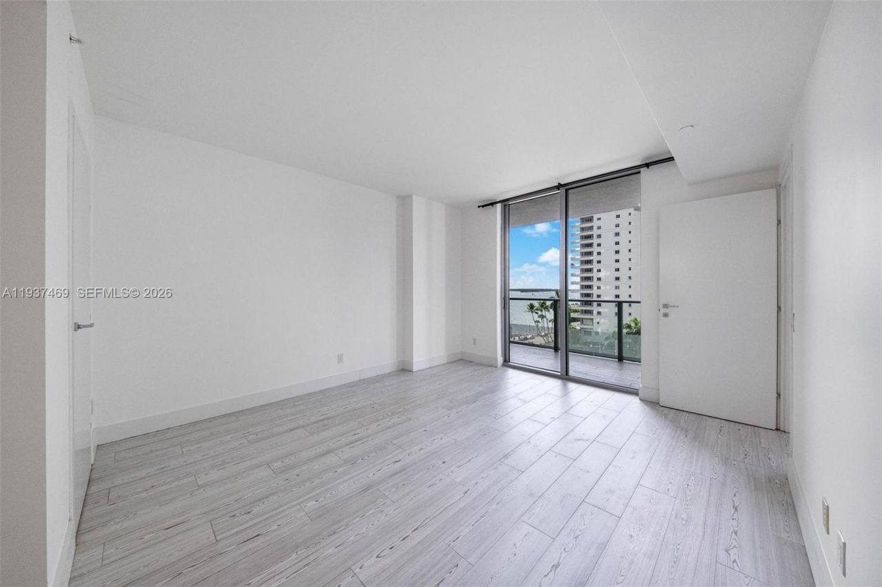 1300 Brickell Bay Dr , Unit 704, Miami, FL 33131 Photo